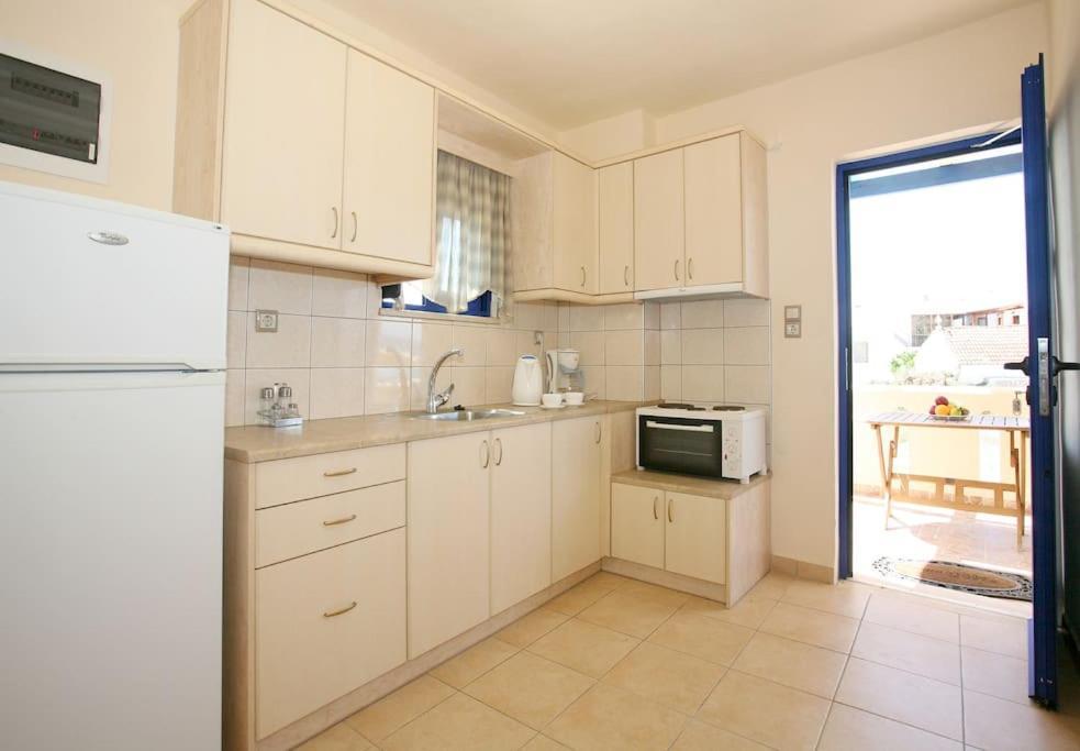 On The Beach Apartments Хора-Сфакион Экстерьер фото